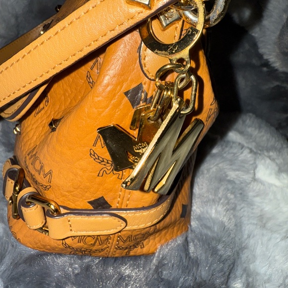 MCM Visetos Cognac Leather Shoulder Bag - Picture 13 of 14